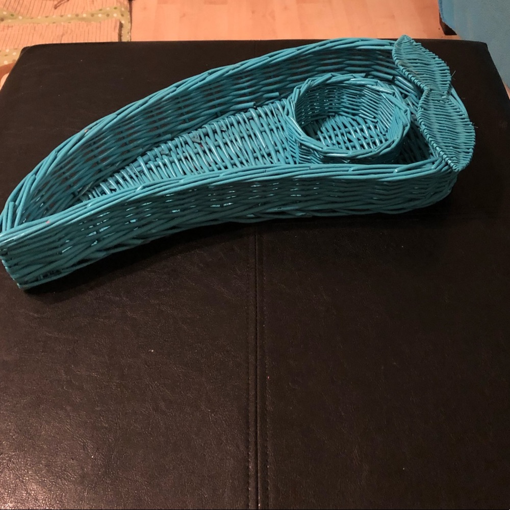 Wicker Chips and Salsa holder.